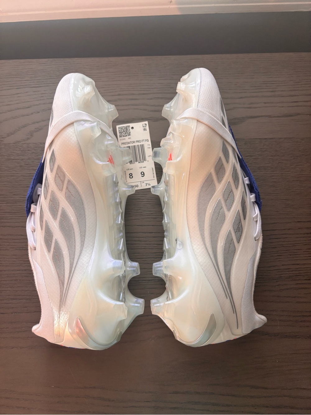 Elite Blue and white Adidas Predators in size 8. - Picture 2 of 7